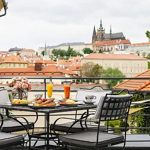 Four Seasons ***** Prag