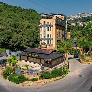 لو كارافيل بيروت 4* Mansourieh