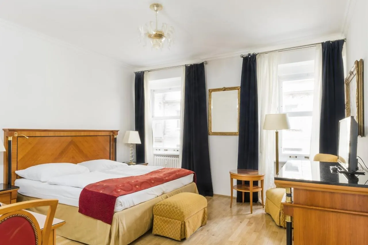 Hotel Bologna Prague 4*,